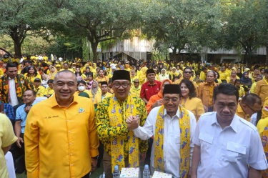 Gunakan Motor, RK-Suswono Berangkat ke KPU DKI untuk Pengundian Nomor Urut dari Kantor Golkar Jakarta