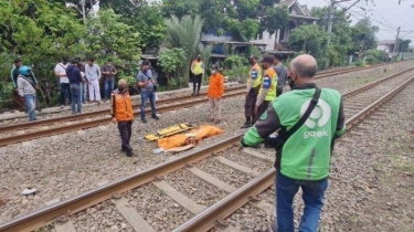 4 Warga Karawang Tewas Tertabrak Kereta Api, KAI Ingatkan Sanksi Beraktivitas di Jalur Rel