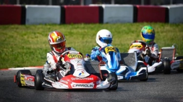 Susul Lawan Satu Per Satu dari Posisi 18, Qarrar Firhand Runner-up Campionato Italiano Aci Karting