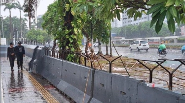 Diguyur Hujan Lebat, Unjuk Rasa Peringatan Hari Tani di Depan Gedung DPR Bubar