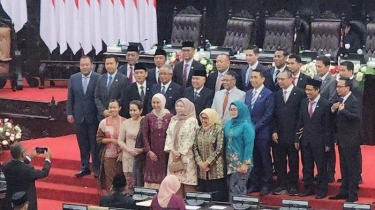 Jelang Purna Tugas, Para Anggota Dewan Berswafoto di Sidang Akhir MPR RI Periode 2019-2024