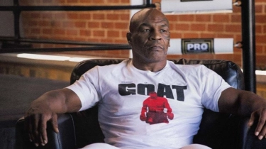 Cek Fakta: Kisah Mike Tyson Salat di Kafe yang Larang Pengunjung Beragama Islam