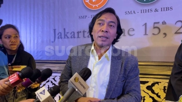 Komeng Unjuk Gigi Jadi Senator Tuai Decak Kagum: Literasinya Lebih Bagus Dibanding Fufufafa