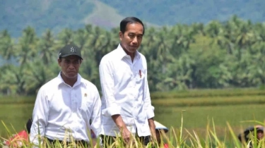 Pesawat Jet Untuk si Kaya, Sepeda Untuk si Miskin: Jokowi dan Para Menteri yang Makin Tajir