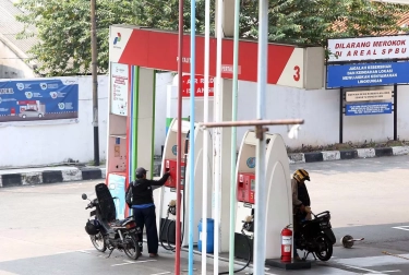 1 Oktober, Harga BBM Nonsubsidi Pertamina Turun, Pertamax jadi Rp 12.100 per Liter