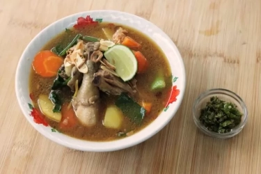 Gurih Kaldunya! Resep Sop Ayam Tauco ini Punya Aroma Khas yang Menyegarkan, Bikin Semua Ketagihan