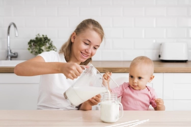 Bikin Orang Tua Bingung: Susu Formula atau Susu Pasteurisasi, Mana yang Lebih Baik untuk Anak Usia 1 Tahun?