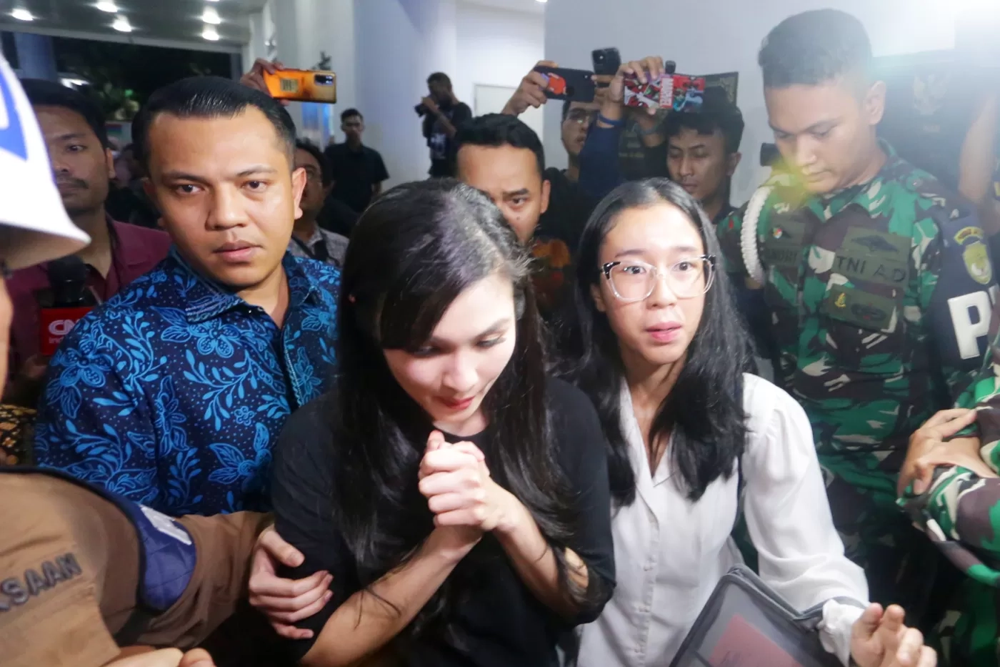 Sandra Dewi Akan Jadi Saksi Untuk Suaminya, Harvey Moeis, Dalam ...