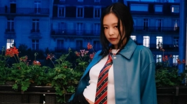 Inspirasi Gaya Preppy Ala Jennie BLACKPINK: Hadirkan Gaya Anak Sekolahan dengan Item Fesyen Vintage