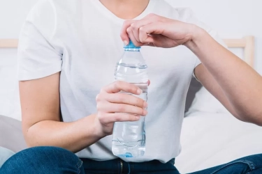 Inilah 6 Kesalahan yang Sering Dilakukan saat Minum Air, Tidak Bikin Sehat dan Malah Membahayakan!