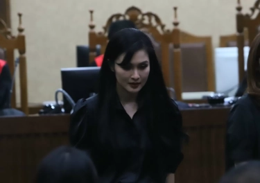 Sambil Menangis, Sandra Dewi Akui Bohongi Anaknya Sebut Harvey Moeis Sedang Jalani Wajib Militer