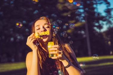 Sosoknya Supel dan Punya Banyak Teman, 4 Zodiak Masuk Jajaran Paling Ekstrovert