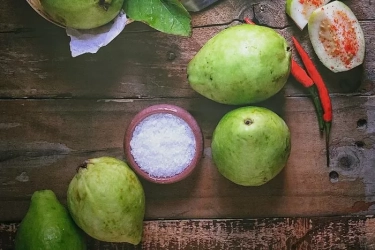 Kesalahan Umum saat Mengonsumsi Buah dapat Menghilangkan Manfaat Buah, Salah Satunya Menaburkan Garam