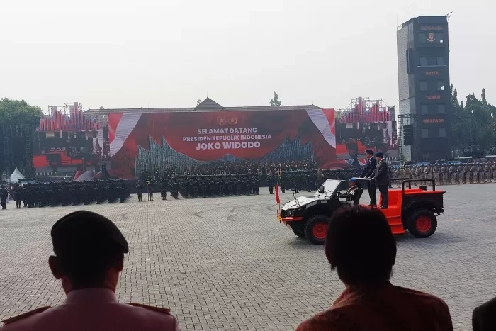Jokowi-Prabowo Naik Maung Hadiri Apel Pengamanan Pelantikan Presiden dan Wakil Presiden Terpilih