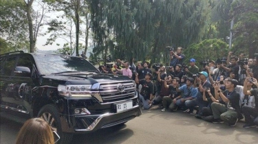 Ikut Pembekalan Calon Menteri Prabowo, Tito Karnavian Naik Toyota Land Cruiser Seharga Rp2,58 Miliar