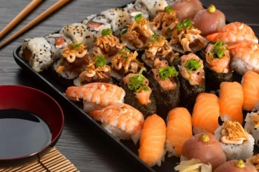 Waspada, Ada 5 Bahaya Bagi Kesehatan Tubuh Makan Sushi Setiap Hari