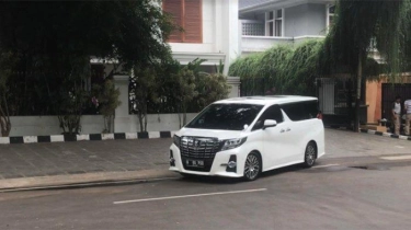 Sehari Jelang Pelantikan Presiden, Mobil Prabowo Subianto Terpantau Tinggalkan Rumah Kertanegara