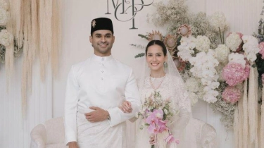 Potret Pevita Pearce Pakai Gaun Pengantin Adat Melayu, Umumkan Menikah dengan Pria Berinisial M