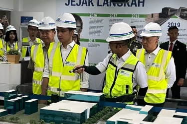 Usai Hadiri Pelantikan Wamen dan Setkab, Gibran Masuk-masuk Terowongan Tinjau Proyek MRT Jakarta Fase 2