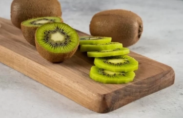 6 Manfaat Mengonsumsi Kiwi bagi Kesehatan Anda: Pastikan Konsumsi Secara Rutin dan Moderat