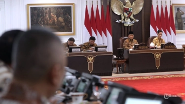 2,5 Jam Pimpin Rapat Perdana Kabinet Merah Putih, Prabowo Minta Kementerian Kerja Total Football