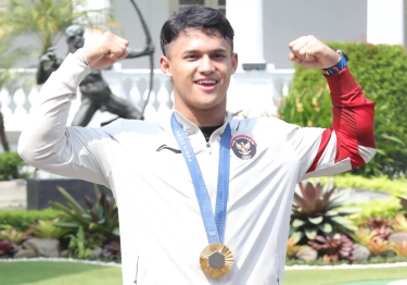 Hari Sumpah Pemuda 2024: Rizki Juniansyah, Lifter Muda Asal Serang Banten yang Meraih Emas Olimpiade di Usia 21 Tahun