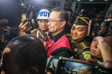 Mengingat Kembali Saling Serang Tom Lembong dengan Gibran Soal Beri 