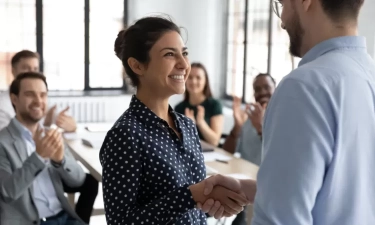 Rekan Kerja Anda Ekstrovert di Kantor, Begini Strategi Mengoptimalkan Potensi Mereka