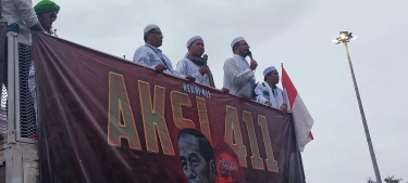 Aksi Reuni 411 di Patung Kuda, Serukan Tritura untuk Presiden Prabowo Subianto