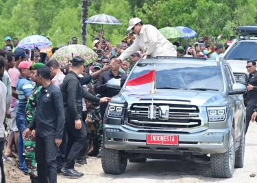 Nggak Pakai Toyota Land Cruiser, Presiden Prabowo Subianto Pakai GWM Tank 500 Saat Kunjungan ke Merauke