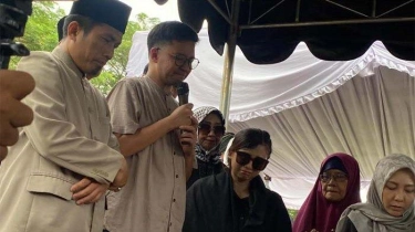 Dina Mariana Meninggal Dunia, Tangis Ezra Mandira Putranya Pecah: Semoga Beliau Khusnul Khotimah 