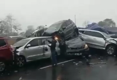 Truk yang Bikin Kecelakaan Beruntun di Cipularang Diduga Sedang Melaju dengan Kecepatan Tinggi, di Turunan Pakai Gigi 4