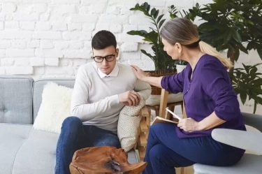 4 Zodiak yang Ahli Membaca Bahasa Tubuh Secara Halus, Setiap Orang yang Ditemui Mampu Mereka Pahami