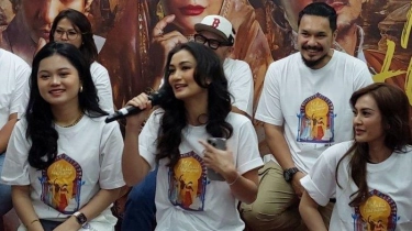 Atiqah Hasiholan Tertantang Menari India Saat Syuting di Film 'Melukis Harapan di Langit India'