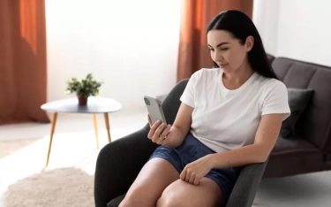 Orang yang Selalu Melihat Story Instagram Anda tetapi Tidak Pernah Berbicara: Ini 9 Perilaku Mereka Menurut Psikologi