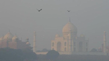 Taj Mahal Tertutup Kabut Asap Beracun, Kualitas Udara di India Utara Memburuk Seminggu Terakhir