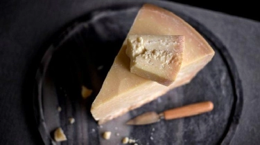 Merayakan Cita Rasa Eropa melalui Kelezatan Parmigiano Reggiano dan Mel dos Açores