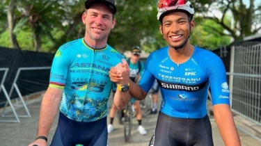 Pebalap Indonesia Unjuk Gigi di Tour de France Singapore Criterium &  Bertemu Legenda Mark Cavendish