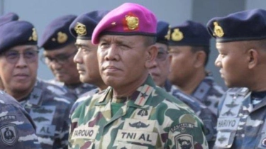 Brigjen TNI Mar. Umar Farouq, S.A.P., CHRMP., M.Tr.Opsla., M.Han.