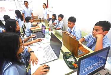 Mendikdasmen Abdul Mu'ti Sebut Coding Bakal jadi Mapel Baru untuk Siswa Indonesia, Berpotensi Diajarkan Mulai Kelas 4 SD   