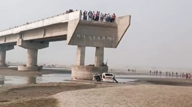 Mobil Terjun ke Sungai Setelah Google Maps Arahkan ke Jembatan Belum Selesai, 3 Tewas