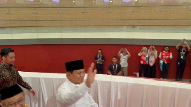 Hadiri Puncak Hari Guru Nasional, Prabowo Disambut Tepuk Tangan dan Teriakan Para Guru