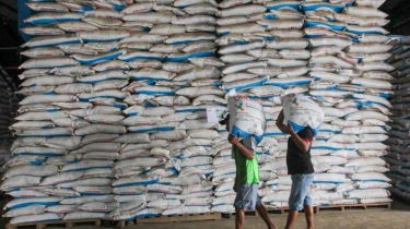 Potong Jalur Distribusi, Prabowo Salurkan Pupuk Subsidi dari Pabrik Langsung ke Petani