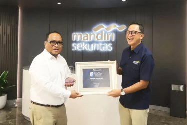 Mandiri Sekuritas Raih Penghargaan The Most Popular Brand of the Year 2024