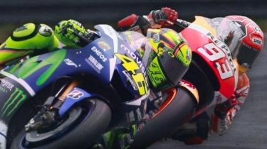 Valentino Rossi Tak Perlu Panik, Aroma Rekor Juara Dunia MotoGPnya Dibalap Marc Marquez Menguat