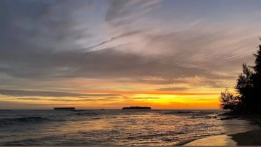 8 Rekomendasi Pantai dengan Ombak yang Tenang di Sumatera Barat, Cocok untuk Liburan Akhir Tahun Bersama Keluarga