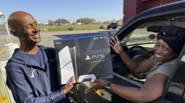 Rayakan Nataru, Kepolisian New Orleans Gelar Program Tukar Tambah Senjata Api dengan Playstation 5