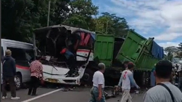 Truk Mundur Penyebab Kecelakaan Beruntun di Tol Cipularang, 2 Korban Dibawa ke RS