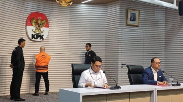 BREAKING NEWS: KPK Tahan Eks Dirut Taspen ANS Kosasih Terkait Korupsi Rugikan Rp 200 Miliar