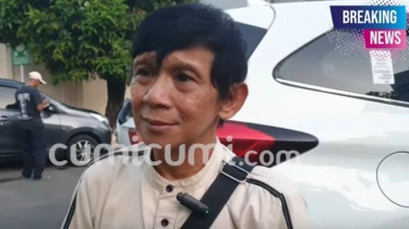 Tangis Komedian Ginanjar 4 Sekawan Pecah, Tak Percaya Qomar Sudah Tiada